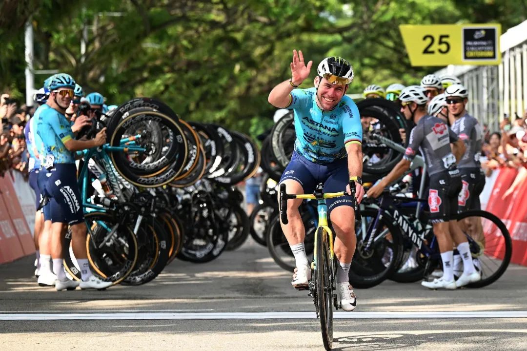 Legendary ending: Manx missiles never stop! Salute to the greatest sprinter - Mark Cavendish